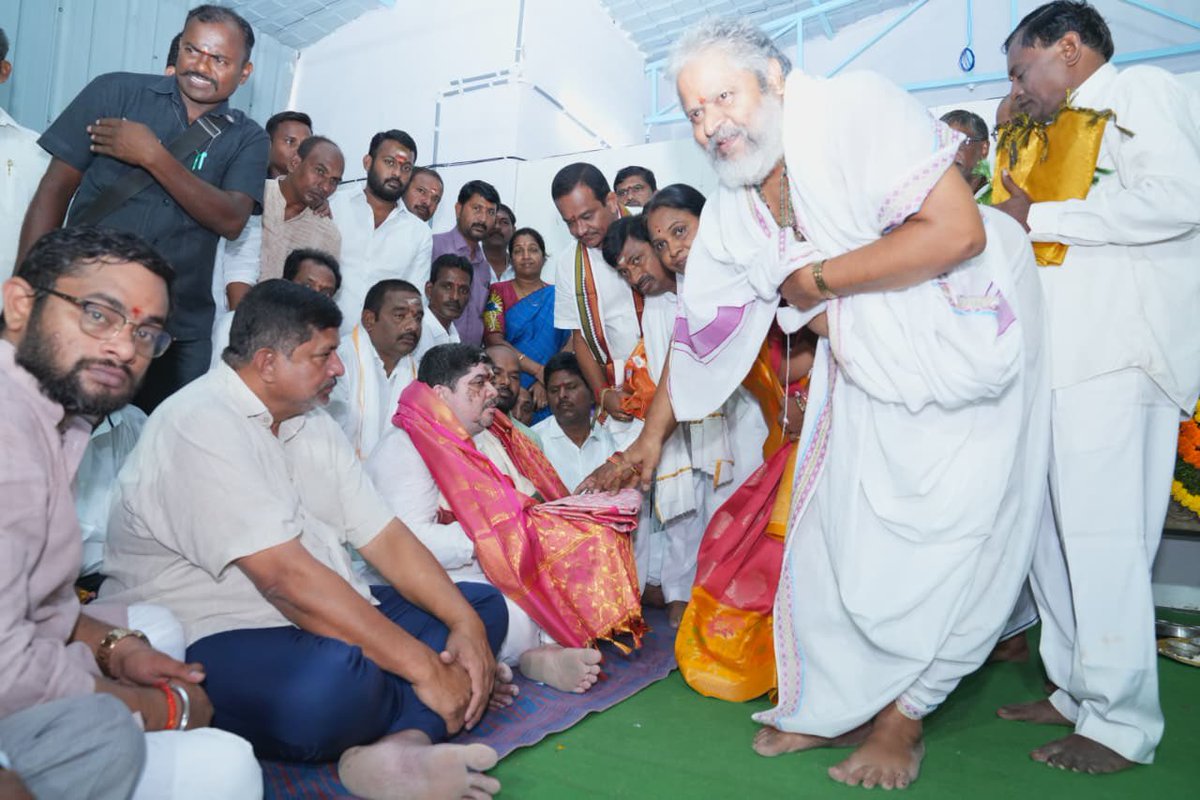 కరీంనగర్ లో అయ్యప్ప స్వామి ఆలయంలో నూతనంగా నిర్మించిన కళ్యాణ మండపాన్ని ప్రారంభించడం జరిగింది