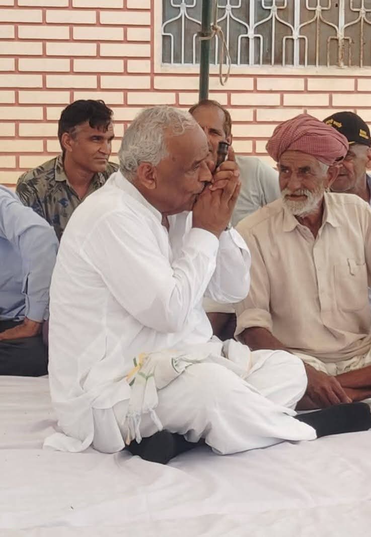 ANDARAMGODARA's tweet photo. मेरे राजनीतिक आदर्श सीकर सांसद कॉमरेड @AmraRamMPSikar को आज जन्मदिन की हार्दिक बधाई व अन्नंत शुभकामनाऐ....
आप बेमिशाल है किसानों,युवाओं कि आवाज है प्रकृति आपको स्वस्थ जीवन प्रदान करे....
लाल सलाम कॉमरेड https://t.co/yE3mluDFb0