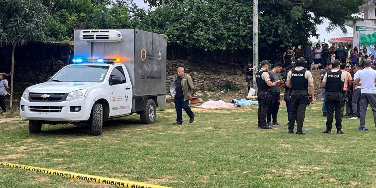 ¡VIOLENCIA IMPARABLE EN ECUADOR!
Tres hombres fueron asesinados en una cancha de fútbol en Pasaje, El Oro.