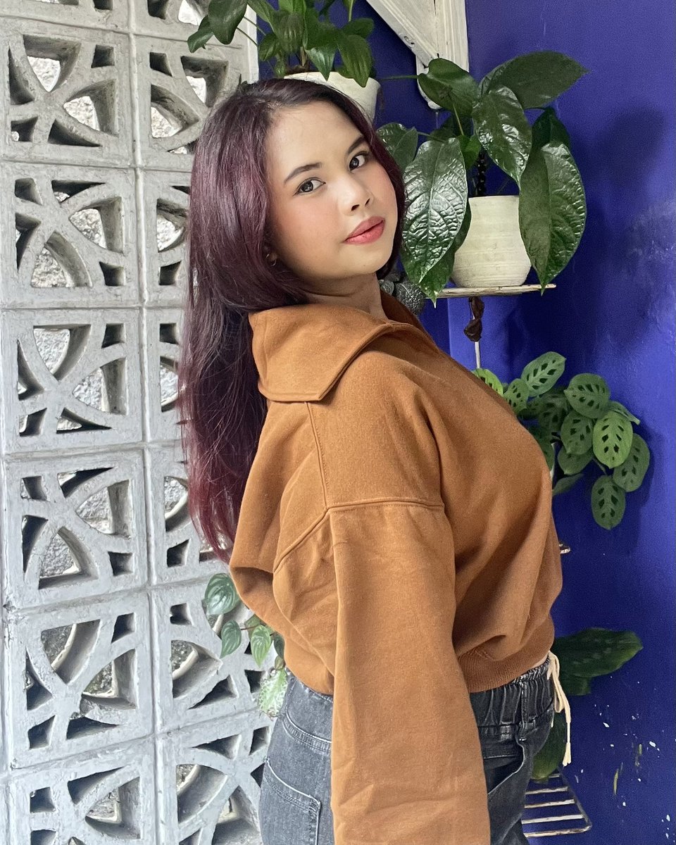 my go-to comfy outfit for this unpredictable weather 🥵🥶

hoodienya super lembut, bikin hangat tapi gak bikin gerah❤️