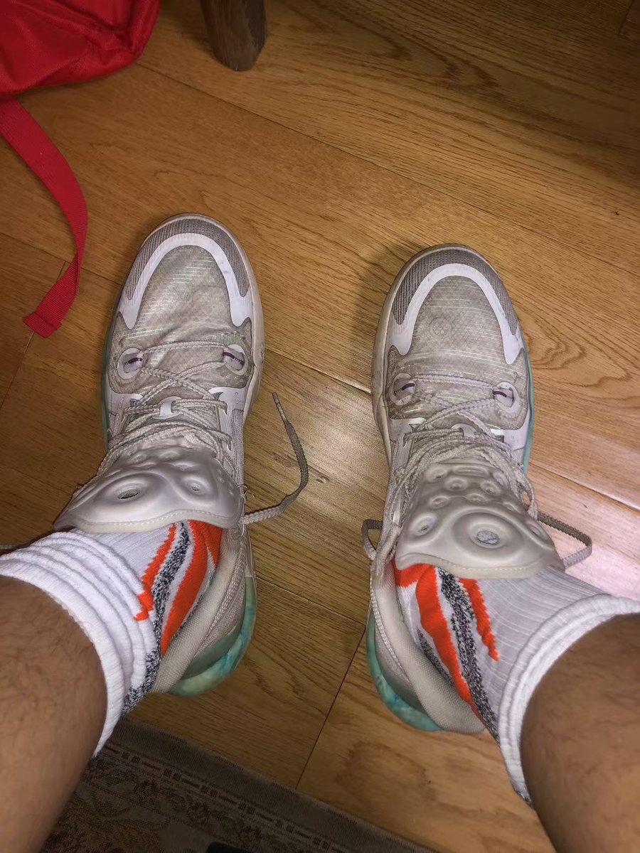 感谢<a href="/happilymoyu/">摸鱼</a> 老师的投喂 简直是25年玩过质量最高的原味 这双音速11我帮他开个光 不敢相信他是怎么穿的这么脏