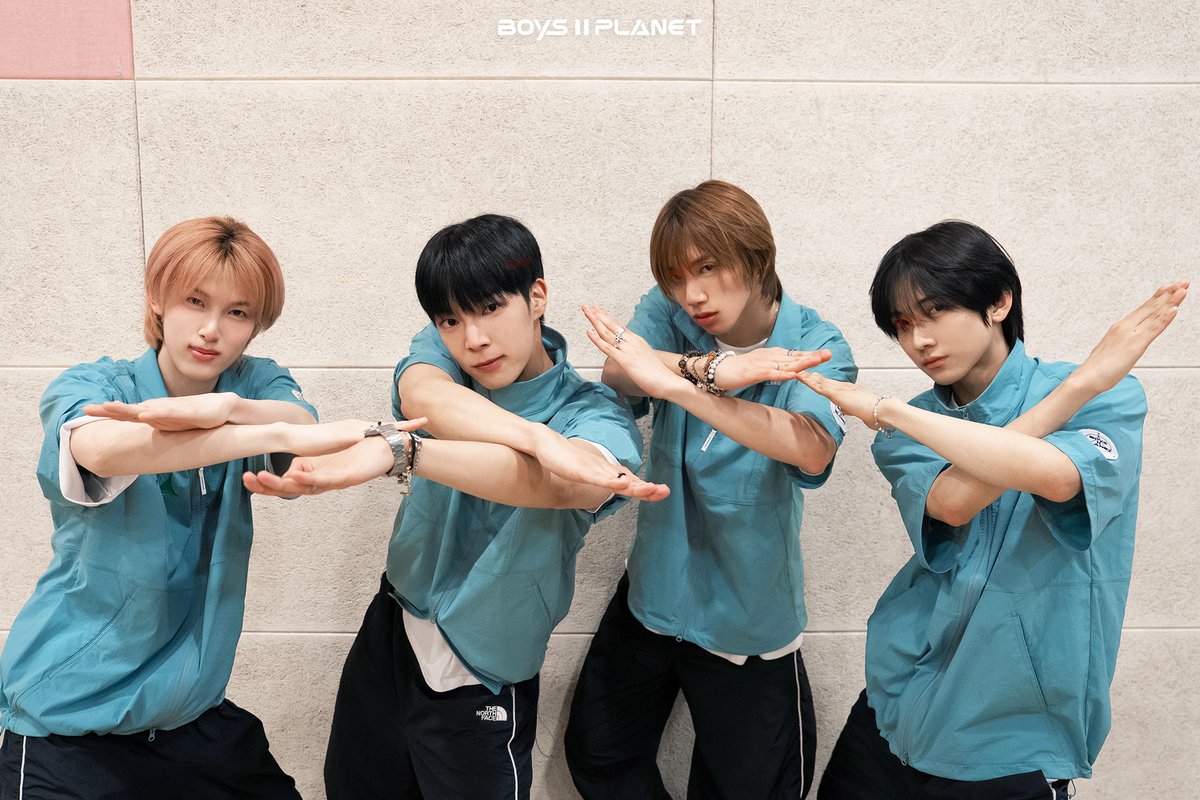 [1vs1 계급 배틀] 연습실 비하인드 포토 📸

🎵 Rising Sun (순수) I 1팀 

치열한 연습 후 찾아온 꿀맛 같은 쉬는 시간🔥
최고가 되고 싶은 소년들의 연습실 비하인드

소년들의 더 많은 정보를 알고 싶다면?
Mnet Plus ▶ share.mnetplus.world/boys2planet
YouTube ▶ youtube.com/@BOYSPLANET.OF…

[BOYS II