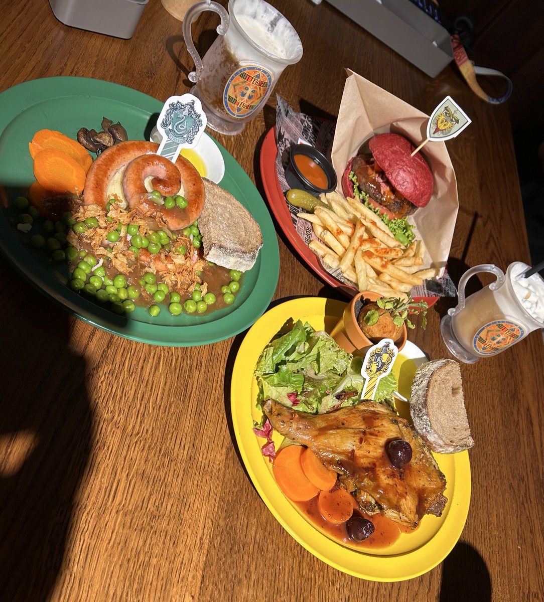 hukulou20221226's tweet image. 念願のバタービール🍺
うまぁぁぁ🤤

#ハリポタ