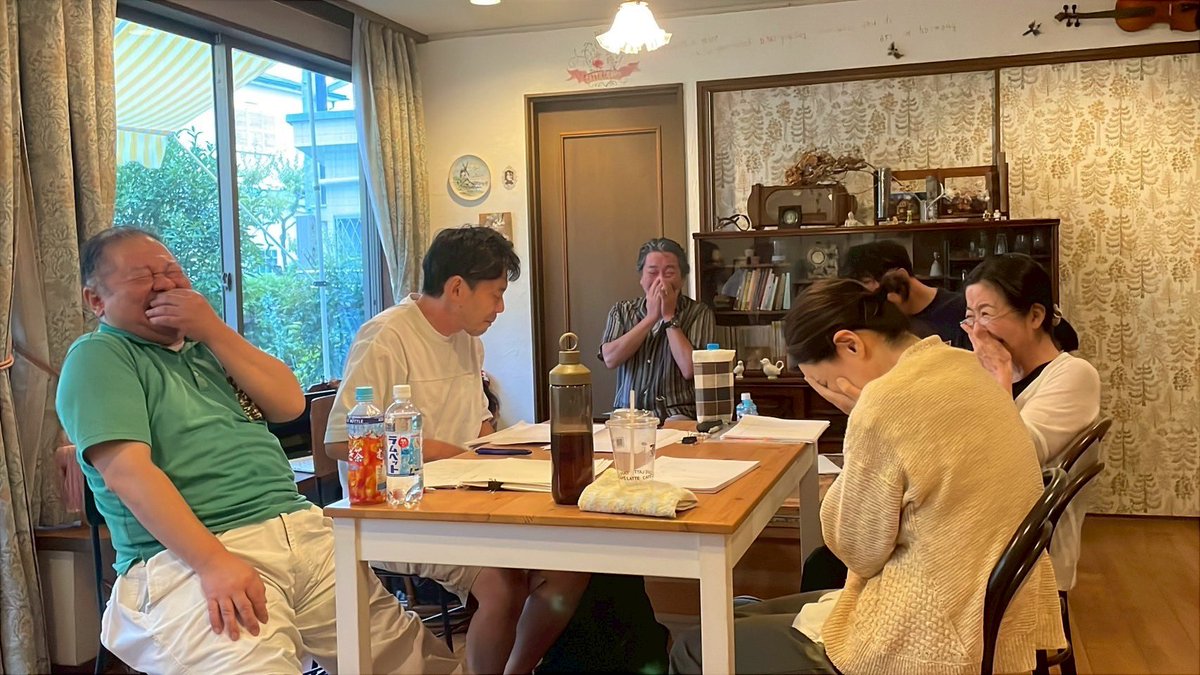 #劇団ピストル #縁側で呼んでいる
昨日はプログラム用の撮影からの稽古。
いやー、どうしてあそこまで笑ったんだろう🤣
とにかく撮影の時から、ずっとみんなで笑いっぱなし。
「すみません。今動画撮ってるのでちょっと静かに」
「あー、ごめんなさーい！」と謝りながらまた笑って🤣