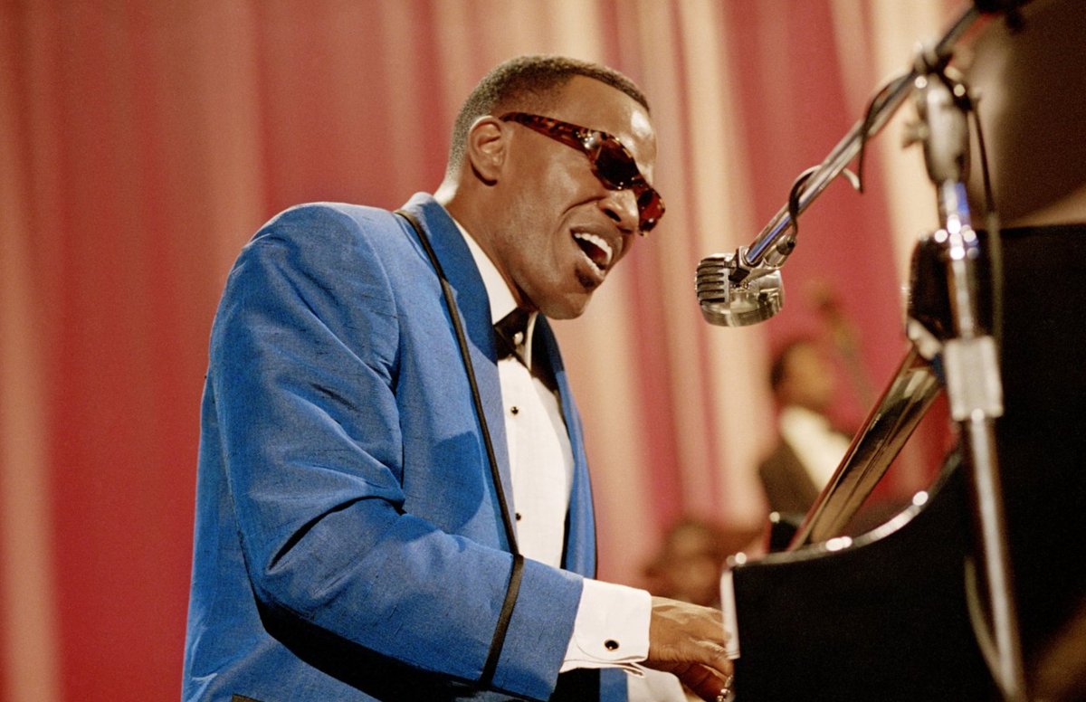 covertitlan's tweet image. Esta semana toca #MartesdeComplacencias y tendremos los mejores covers de clásicos como "Walk on the Wild Side" de #LouReed, "Family Affair" de #SlyandtheFamilyStone y "Hit the Road Jack" con #RayCharles. No se lo pierdan! 8pm, por @HorizonteJazz 107.9 FM.