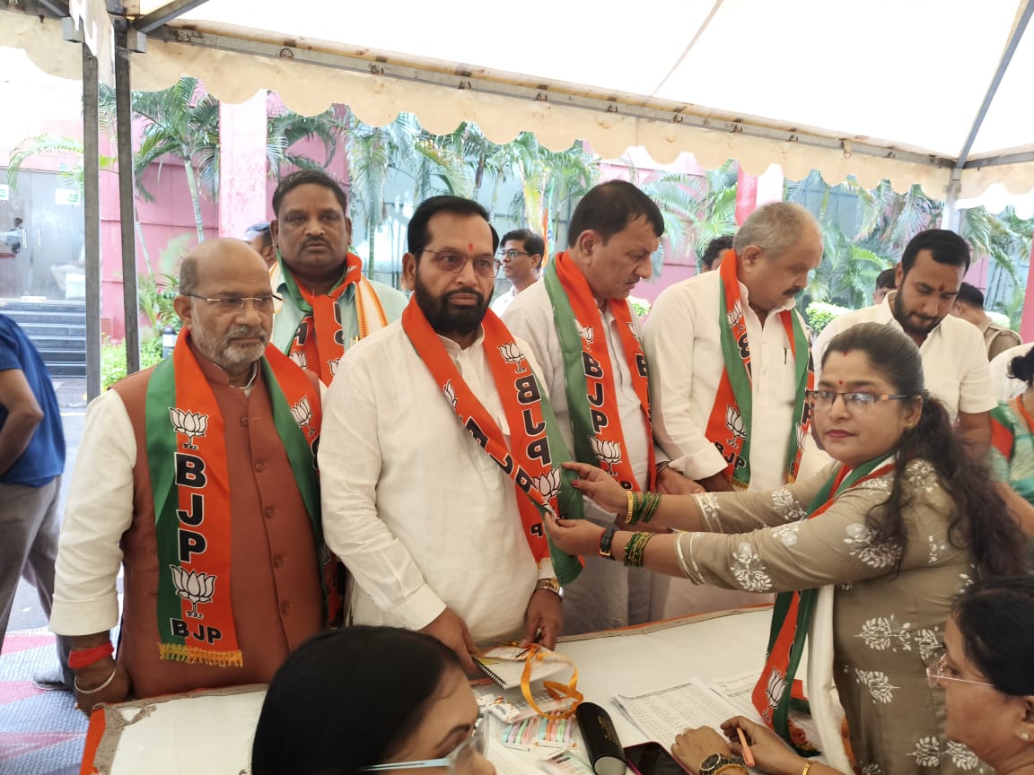 Subhash Tripathi (@subhashbjpbrh) on Twitter photo рд▓рдЦрдирдК рд╕реНрдерд┐рдд рдЗрдиреНрджрд┐рд░рд╛ рдЧрд╛рдБрдзреА рдкреНрд░рддрд┐рд╖реНрдард╛рди рдореЗрдВ рднрд╛рд░рддреАрдп рдЬрдирддрд╛ рдкрд╛рд░реНрдЯреА рджреНрд╡рд╛рд░рд╛ рдЖрдпреЛрдЬрд┐рдд #рд╣рд░_рдШрд░_рддрд┐рд░рдВрдЧрд╛ рдЕрднрд┐рдпрд╛рди- 2025 рдХреА рдХрд╛рд░реНрдпрд╢рд╛рд▓рд╛ рдореЗрдВ рд╕рдореНрдорд┐рд▓рд┐рдд рд╣реБрдЖред
рдЗрд╕ рдЕрд╡рд╕рд░ рдкрд░ рдорд╛. рдЙрдк рдореБрдЦреНрдпрдордВрддреНрд░реА рд╢реНрд░реА <a href="/brajeshpathakup/">Brajesh Pathak</a> рдЬреА, рдорд╛. рдкреНрд░рджреЗрд╢ рдЕрдзреНрдпрдХреНрд╖ рд╢реНрд░реА <a href="/Bhupendraupbjp/">Bhupendra Singh Chaudhary</a> рдЬреА, рднрд╛рдЬрдкрд╛ рдХреЗ рд░рд╛рд╖реНрдЯреНрд░реАрдп рд╕рдЪрд┐рд╡ рд╢реНрд░реА рдЛрддреБрд░рд╛рдЬ рд╕рд┐рдиреНрд╣рд╛ рдЬреА рд╡ рд▓рдЦрдирдК рд╕реНрдерд┐рдд рдЗрдиреНрджрд┐рд░рд╛ рдЧрд╛рдБрдзреА рдкреНрд░рддрд┐рд╖реНрдард╛рди рдореЗрдВ рднрд╛рд░рддреАрдп рдЬрдирддрд╛ рдкрд╛рд░реНрдЯреА рджреНрд╡рд╛рд░рд╛ рдЖрдпреЛрдЬрд┐рдд #рд╣рд░_рдШрд░_рддрд┐рд░рдВрдЧрд╛ рдЕрднрд┐рдпрд╛рди- 2025 рдХреА рдХрд╛рд░реНрдпрд╢рд╛рд▓рд╛ рдореЗрдВ рд╕рдореНрдорд┐рд▓рд┐рдд рд╣реБрдЖред
рдЗрд╕ рдЕрд╡рд╕рд░ рдкрд░ рдорд╛. рдЙрдк рдореБрдЦреНрдпрдордВрддреНрд░реА рд╢реНрд░реА <a href="/brajeshpathakup/">Brajesh Pathak</a> рдЬреА, рдорд╛. рдкреНрд░рджреЗрд╢ рдЕрдзреНрдпрдХреНрд╖ рд╢реНрд░реА <a href="/Bhupendraupbjp/">Bhupendra Singh Chaudhary</a> рдЬреА, рднрд╛рдЬрдкрд╛ рдХреЗ рд░рд╛рд╖реНрдЯреНрд░реАрдп рд╕рдЪрд┐рд╡ рд╢реНрд░реА рдЛрддреБрд░рд╛рдЬ рд╕рд┐рдиреНрд╣рд╛ рдЬреА рд╡