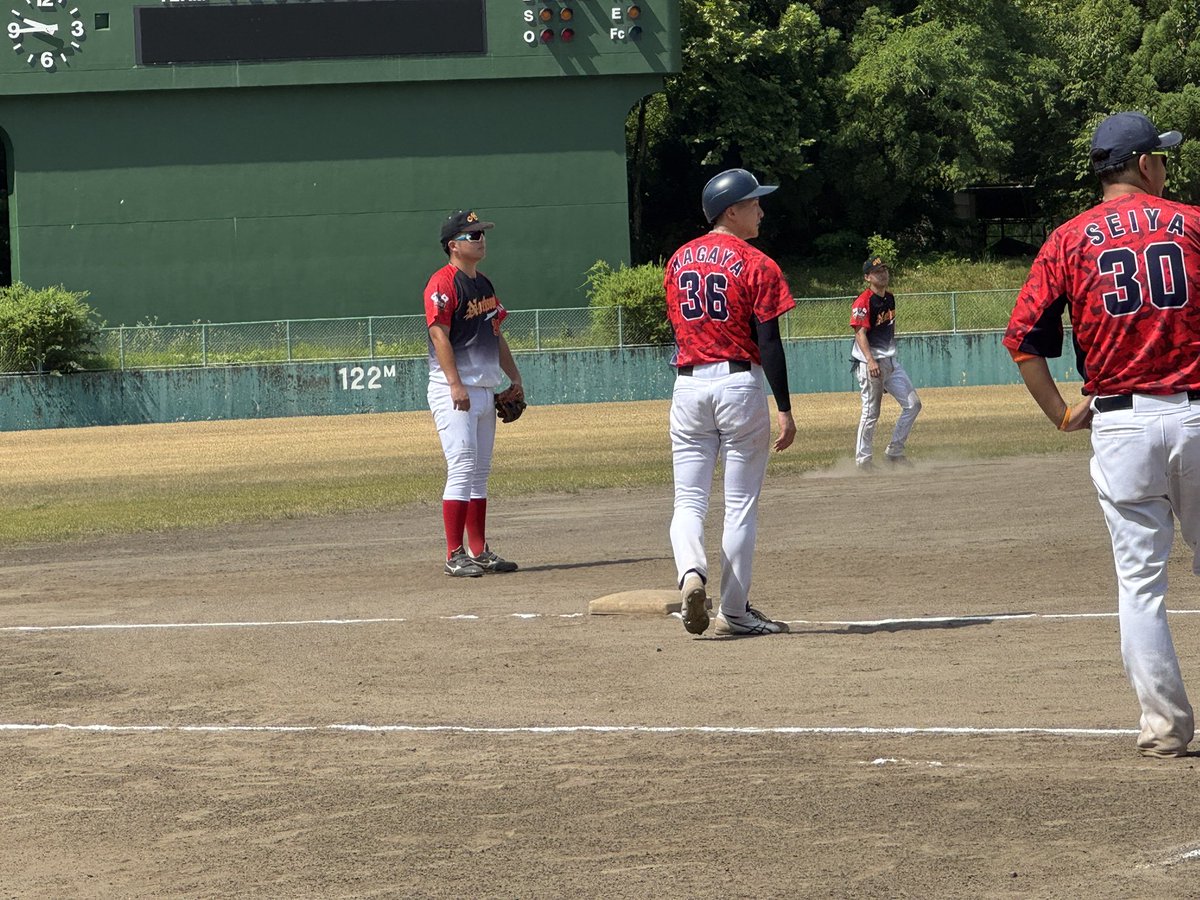 プライドジャパン甲子園大会2025
vs K.M.T.G様

ドリームカップ以来の再戦
序盤から鋭いスイングと、変化球に合わせたバッティングをされ、7-0で敗戦…

最近守備が安定してきたと感じてましたが、頭を越されてはお手上げ完敗です…

対戦ありがとうございました！
東北大会頑張ってください！