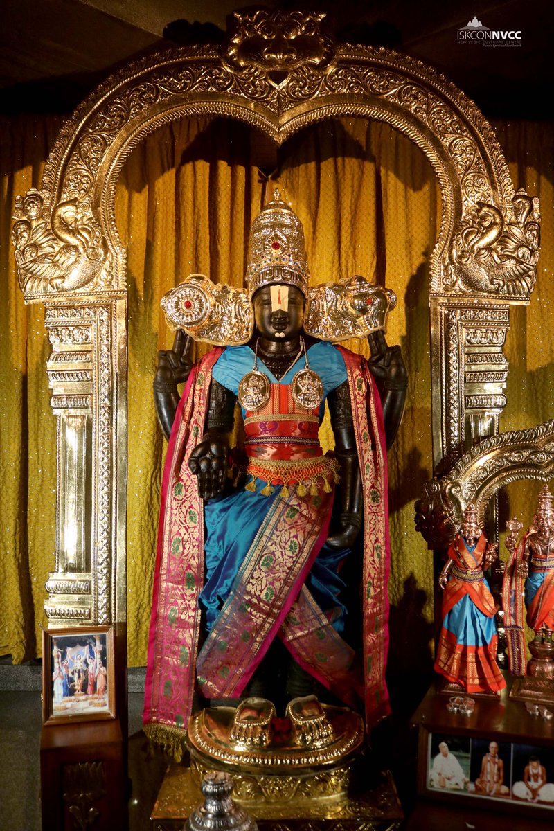 ISKCONPune's tweet photo. 🌷Mangal Arati Darshan🌷🗓04/08/2025🙏 🚩@ISKCONNVCCPune🚩
.
.
#ISKCON #ISKCONNVCC #ISKCONNVCCPune #ISKCONPune
#4thaugust #4thaugust2025 #Monday #Vrindavan
#Harinaamsankirtan #Radheshyamdas #Radheradhe
#Sankirtan #Kirtan #Mayapur #Prabhupada #iskconmandir
#GVE #Govardhan https://t.co/7MIRkeAYmM