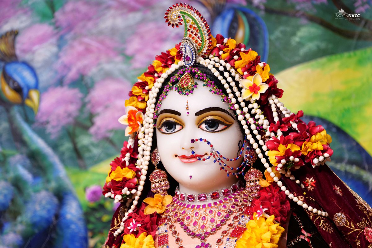 ISKCONPune's tweet photo. 🙏🏽Today's Darshan 📿 🗓04-08-2025🙏
🌷Sri Sri Radhavrindavanchandra🌷
🚩@ISKCONNVCCPune🚩
.
.
#ISKCON #ISKCONNVCC #ISKCONNVCCPune #ISKCONPune
#4thaugust #4thaugust2025 #Monday #Vrindavan
#Harinaamsankirtan #Radheshyamdas #Radheradhe
#Sankirtan #Kirtan #Mayapur #Prabhupada https://t.co/YXlHxZDx4w