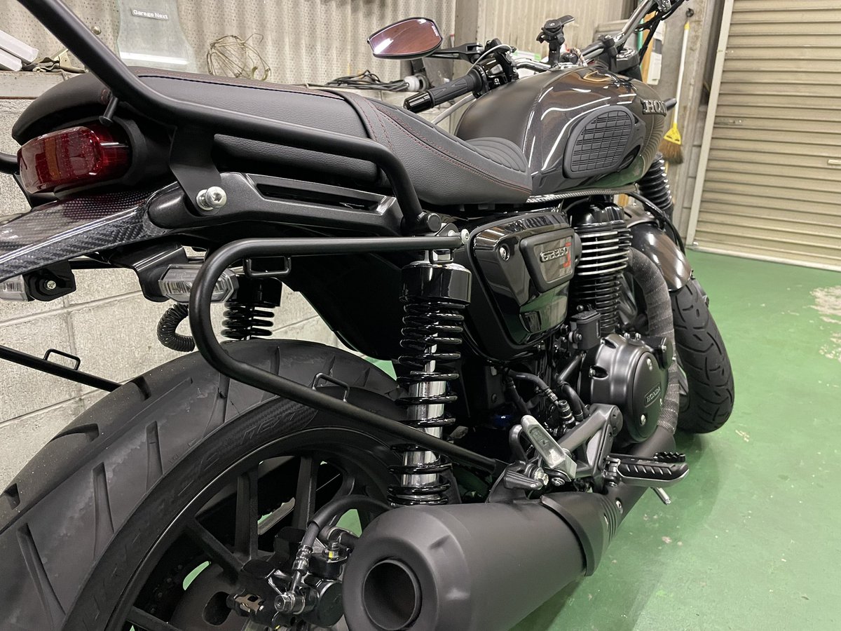 GB350S本日ドナドナ…

ドラレコ、ETC、スマホホルダー、てるてる坊主の取り外し。純正ミラーへの復帰。以上そのままでサヨナラ👋

バイク◯35万、バ◯イク王40万、オークション49.1万。なんぼで売るんや？って感じ🤔

次は…