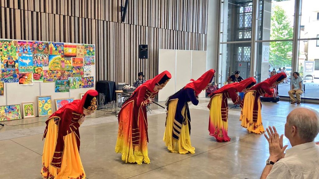 🌹ウイグル舞踊🌹　八王子/東京

Dolan舞踊と新曲Atushで参加させて頂きました🪷

ドゥタール演奏/歌♪
見事に鍛錬された美しいボウルダンス
感動💐✨️

モンゴル、インドネシア、台湾、スリランカ、チベットの方々の展示やパフォーマンスなども

猛暑の中ありがとうございました🍧🌞