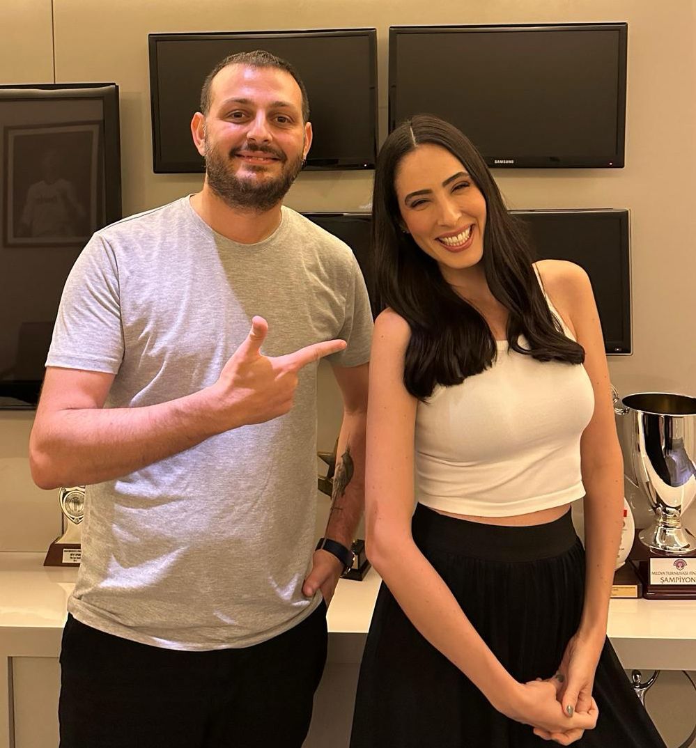 🎙NTV spor spikeri #ŞansınTokyay ’ın konuk olacağı <a href="/ErkeTumer/">ErkeTum05</a> ile Sürmanşet birazdan <a href="/LigRadyo/">Lig Radyo</a>’da!
Canlı▶️ 🔗 LigRadyo.com.tr