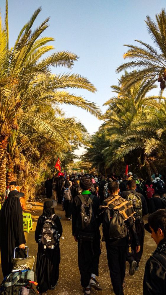 يكى دنبال پاسپورت و ديناره..
يكى كوله پشتي شو اماده ميكنه..
يكي دنبال همسفره..
پس من چي آقا
بازم دنيا نميزاره ببينمت

#حب_الحسین_یجمعنا 
#ملت_مقتدر