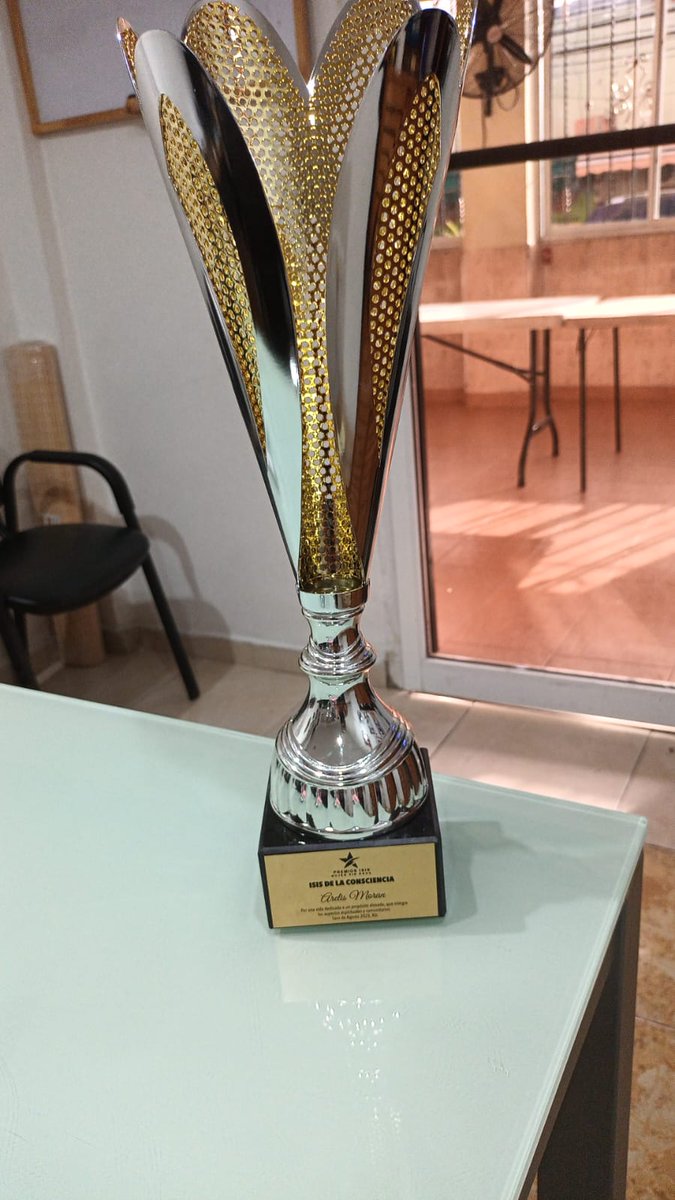 FJudegu's tweet image. Reconocimiento para nuestra presidenta Arelis Morán