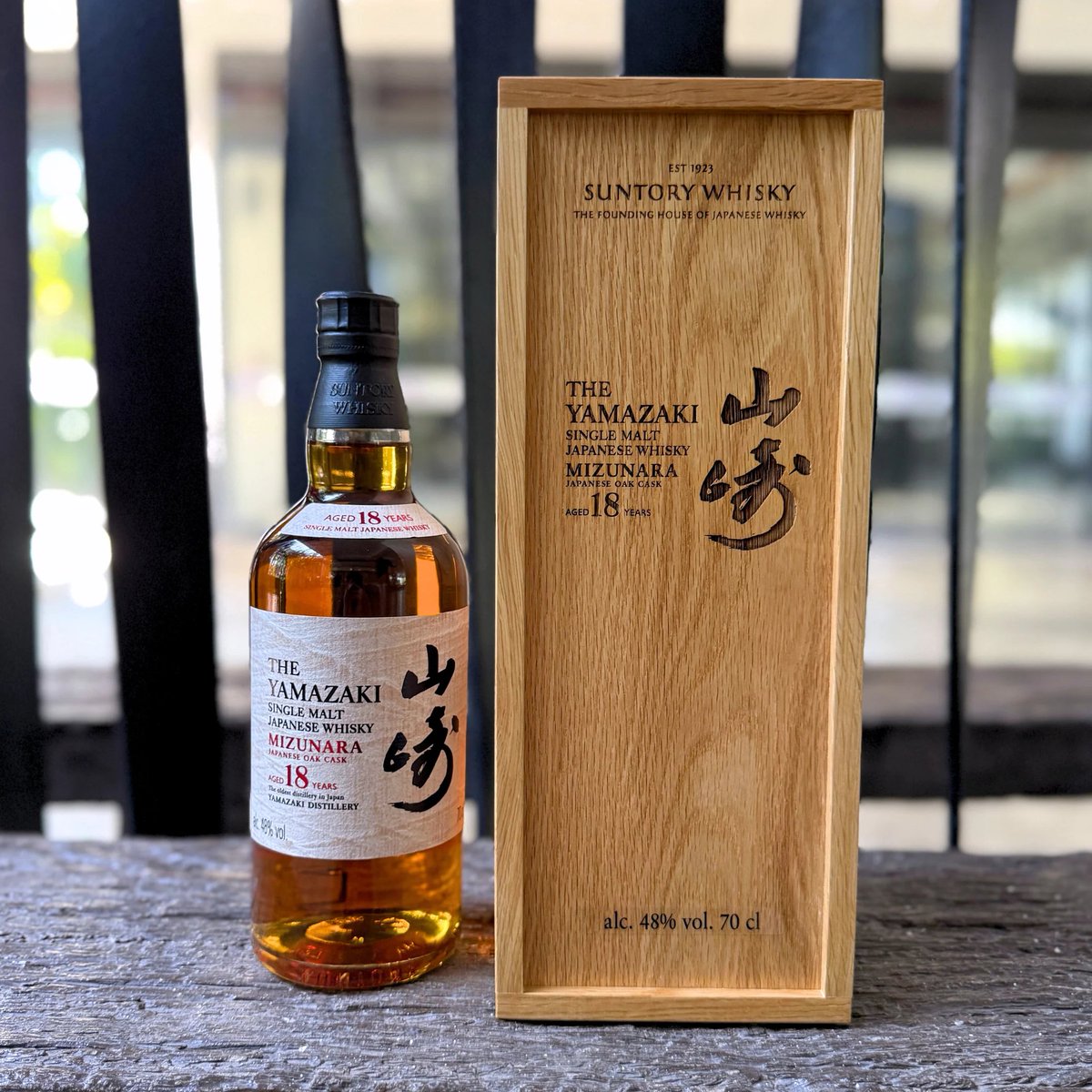 すでに市場に山崎ミズナラ2025が出ているようです。 🥃18年が28万円 すでに市場に山崎ミズナラ2025が出ているようです。 🥃18年が28万円