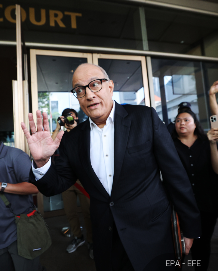 NewsBFM's tweet photo. Property tycoon Ong Beng Seng has pleaded guilty to abetting ex-Singapore Minister S Iswaran in obstructing justice by paying S$5,700 for his Doha-Singapore flight in December 2022.

The payment came months later after CPIB flagged Iswaran’s name in another probe.

🧵1 https://t.co/06OLbpdD3h