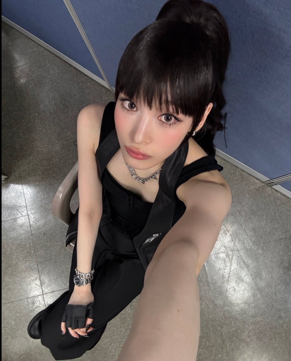 foryoungm's tweet photo. 솔직히 에니님 앞머리있파이신 분 손  완전 저요   
앞머리없으면 성숙걸 어른여자바이브인 뇨자가 앞머리만 내리면 개커염순정만화음기미녀 되는거 솔직히 너무 좋앗어요…. 진짜 앞있없갭차이 1위미녀인거같흠 https://t.co/ToaYRthEdf