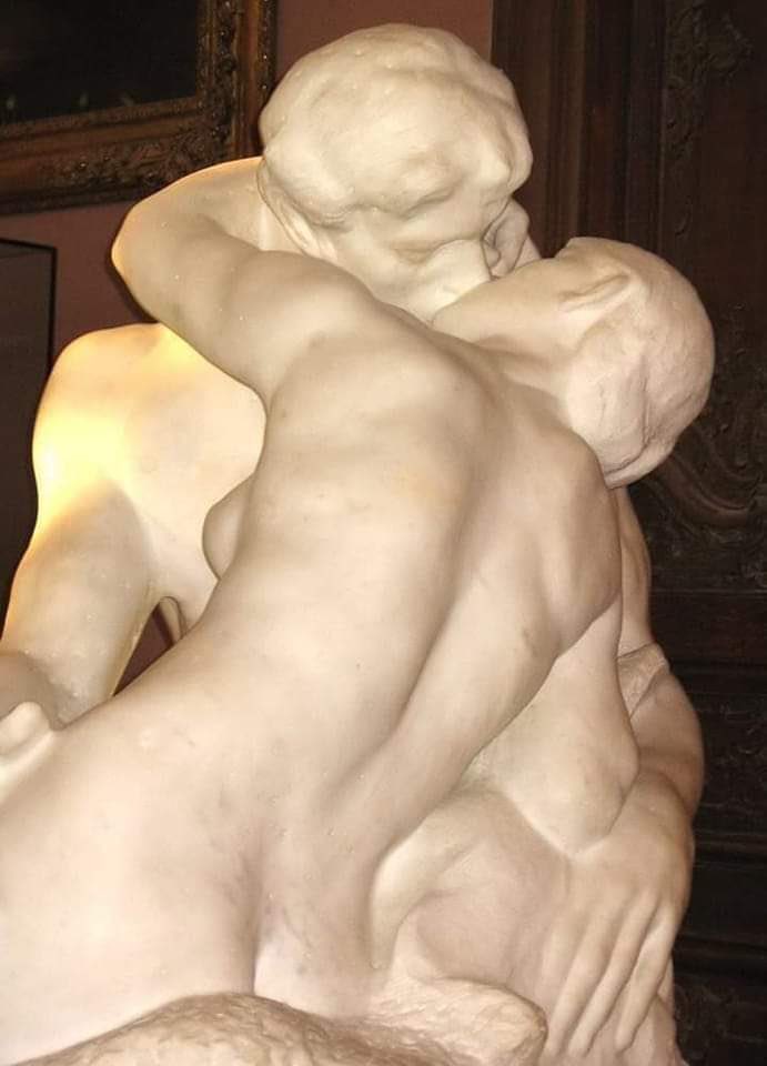 #ScrivoQuelCheSento
#ScrivoArte 

🍒Io non ho bisogno di stima,
né di gloria, né di altre cose simili; ma ho bisogno d’amore”.
G Leopardi🖋

#ÈNecessario #SalaLettura #PetaliDiPoesia

<a href="/DavLucia/">lucia davi</a> <a href="/bralella09/">Graziella Bracchi</a> <a href="/SalaLettura/">©️ Il Caffè Letterario</a> <a href="/Sellitti_MR/">Rosy ✿.•*¨*❥ ¸¸.•° ꕤ</a> <a href="/scimonelli/">Scimonelli Giacomo</a> <a href="/Mercurimc/">mariac mercuri</a> <a href="/Dedalus12470353/">Dedalus</a>
A Rodin