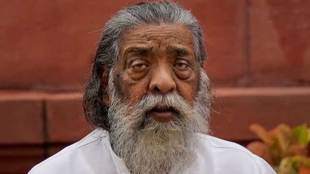 झारखंडचे माजी मुख्यमंत्री, माजी केंद्रीय मंत्री शिबू सोरेन (वय ८१) यांचे दिल्लीत निधन. त्यांचे पुत्र झारखंडचे मुख्यमंत्री हेमंत सोरेन यांनी दिली माहिती. सोरेन दीर्घकाळ आजारी होते. त्यांच्यावर दिल्लीत उपचार सुरू होते. सोमवारी सकाळी त्यांचे निधन झाले.