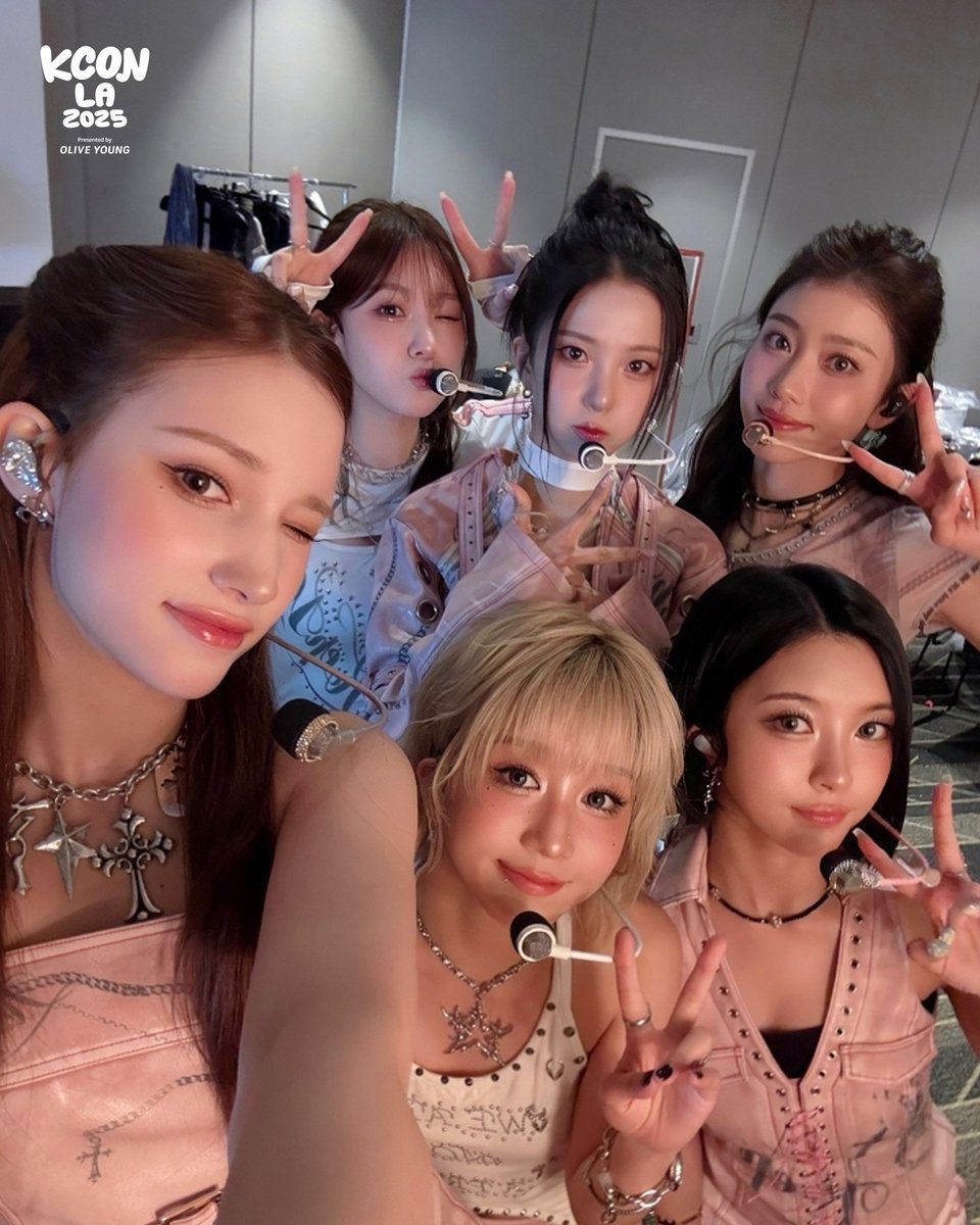 [#KCONLA2025] 📸 GREENROOM SELFIE

🩷 AUG 3 (SUN)
#Kep1er <a href="/official_kep1er/">Kep1er</a>
Don’t blink… the moment is close ✨

-
KCON LA 2025 
AUG 1-3
Crypto.com Arena, LA Convention Center

Let's #KCON