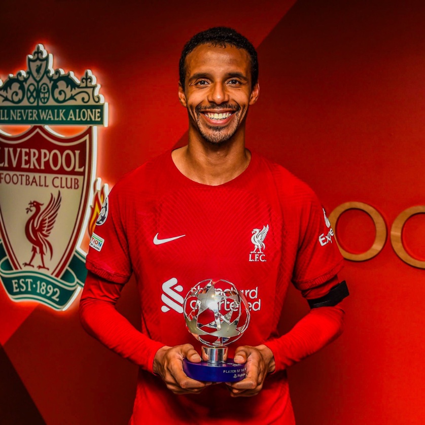 eurofootcom's tweet image. Joel Matip retired from football just last year. He lives a private life and has no social media.

He only played for 2 clubs, Schalke and Liverpool. He won 8 trophies, including the Premier League and UEFA Champions League. 

Today, he turns 34. 🇨🇲❤️