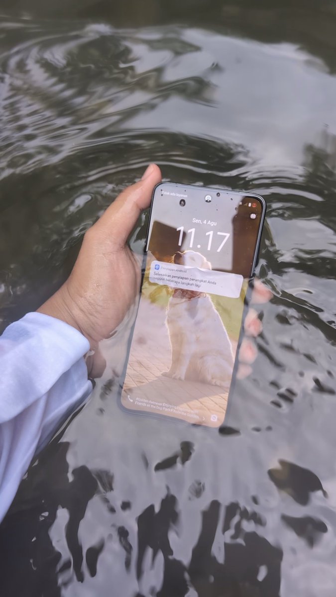 Ini dia vivo Y400, udah paling lengkap di kelasnya dengan underwater camera &amp; IP68/69
jadi buat kamu yang suka nugas di cafe dan kadang suka clumsy tumpahin minuman
vivo Y400 udah aman banget dari semua cairan.

Pre order 4-8 Agustus, GaskuY!
<a href="/vivo_indonesia/">vivo_indonesia</a> #vivoY400