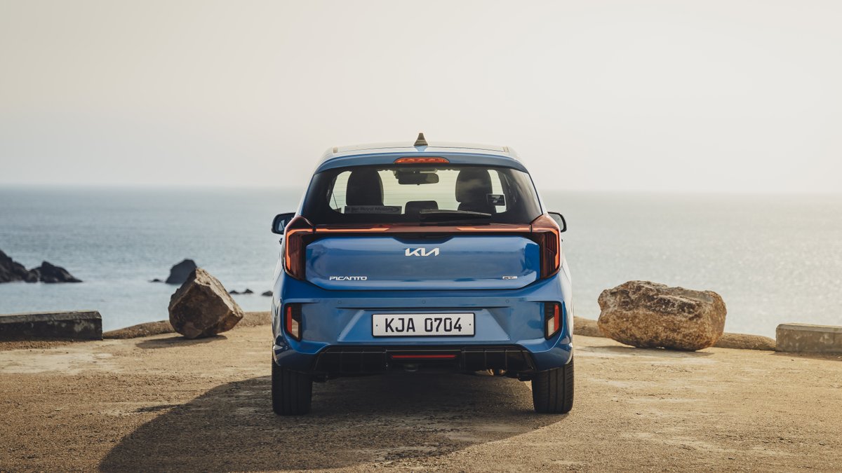 POV: When your car matches the ocean.
The Picanto knows how to vibe. 

(IG): maxedlestonphoto

#Kia #MyKia #Picanto #MovementThatInspires