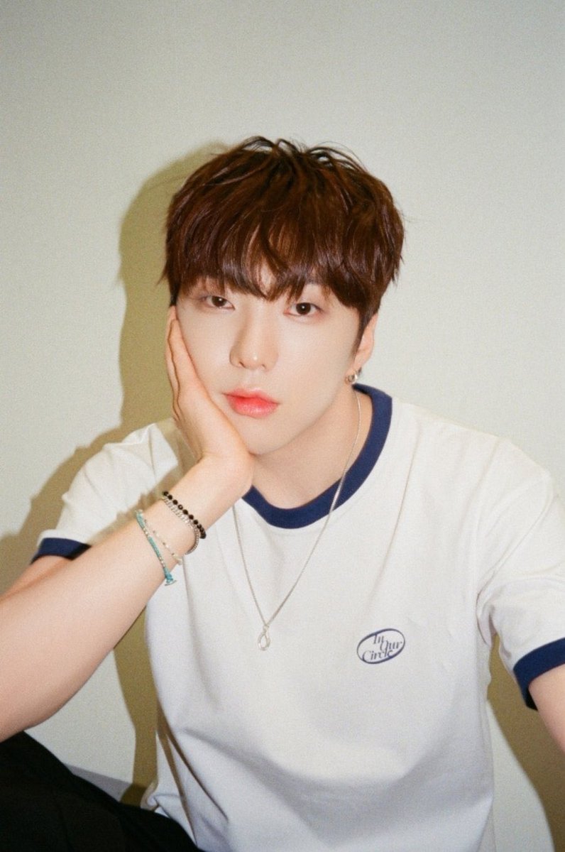 something about seungyoon in this photoshoot