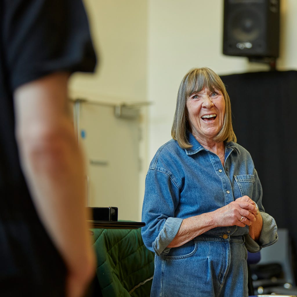 Our first <a href="/MentalWealthFST/">Mental Wealth Festival</a> taster sessions are now live! 🧠 🍃 

From embroidery to singing, these workshops allow you to try your hand at something new, switch off and check in on your mental health and wellbeing! 

...and for only £10! 🤩 

Sign up now:
citylit.ac.uk/events/mental-…