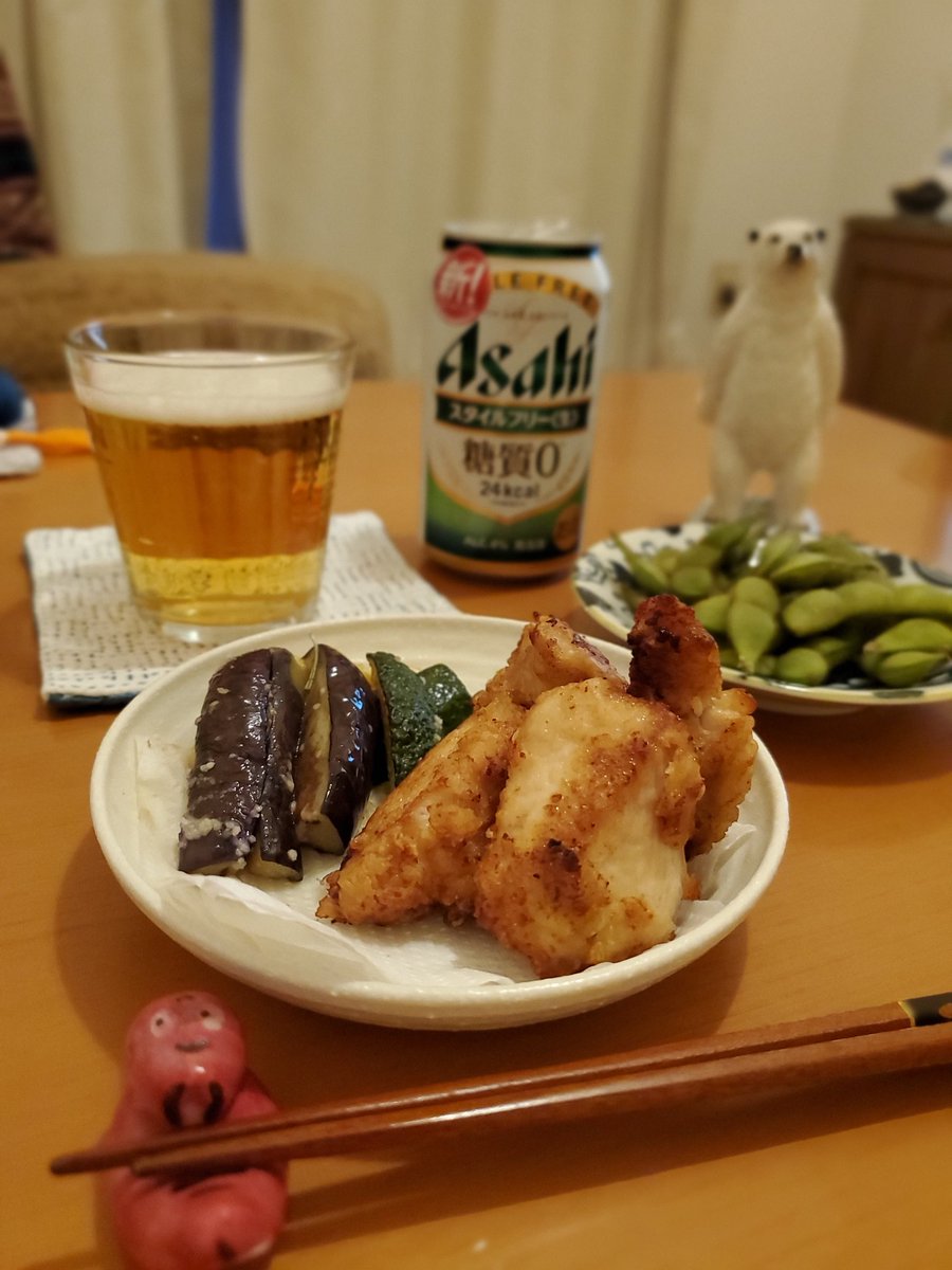 06290306mk's tweet photo. プシュタイム✨🍺٩(ˊᗜˋ*)و

明日も休み～(*´▽｀*)
でも、病院💉💦
☆唐揚げ
久しぶり♡
☆枝豆

夕方に🍧を食べたので
小腹が空いた感じ

#ツイッター晩酌部 https://t.co/ij1AsL7jGY