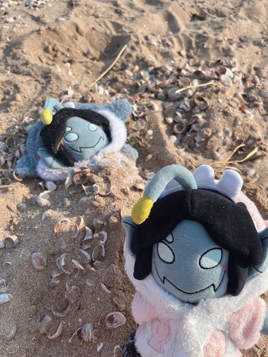 your hands are much too small to dig a hole deep enough to hide the evidence of your crimes. stop smiling at me i know what you did.