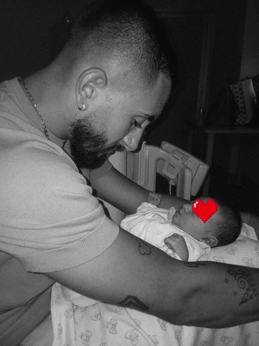 ❤️Poi tutto a un tratto vedi tuo figlio che diventa padre...E ti accorgi che anche una  foto  in bianco e nero emana una luce che ti illumina la vita❤️
❤️Vi amo❤️
❤️<a href="/AnnaProcida2/">AnnaProcida</a>❤️