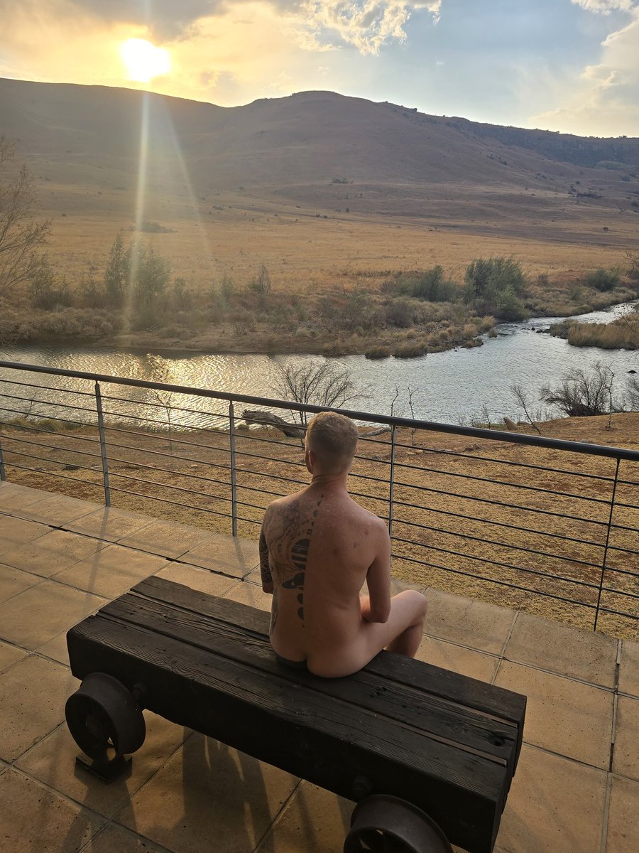 Pondering the week ahead #semiinked #nakedinnature