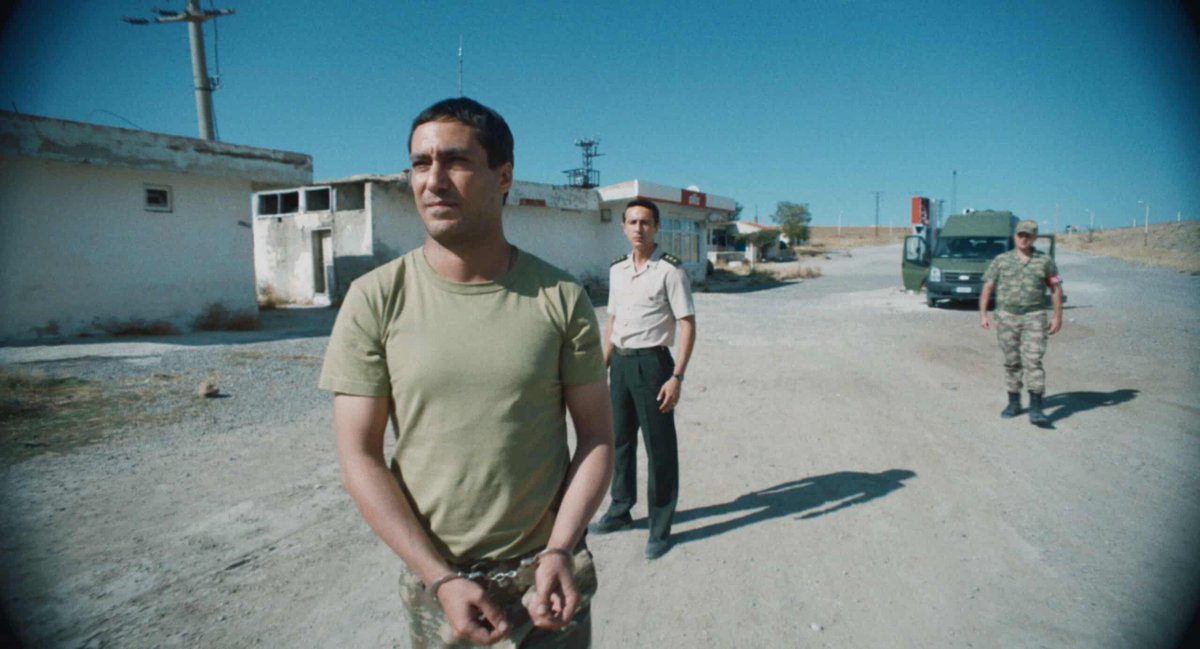 Dos hermanos capitanes del ejército se verán enfrentados tras el golpe de Estado en Turquía en 2016 LOS DOS OFICIALES <a href="/SEMINCI/">SEMINCI | Festival de Cine</a>  puede verse a través <a href="/Filmin/">Filmin</a> en el <a href="/atlantidafilm/">Atlàntida Mallorca Film Fest</a> Reseña aquí destinoarrakis.com/los-dos-oficia…