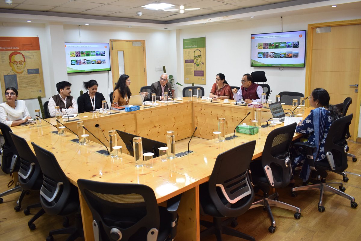 <a href="/RajivKumar1/">Rajiv Kumar</a>, Founder &amp; Chairman,<a href="/PahleIndia/">Pahlé India Foundation</a> and team called on the Principal Scientific Adviser to the Government of India(<a href="/PrinSciAdvGoI/">Principal Scientific Adviser, Govt. of India</a>), Prof. <a href="/AjaySoodIISc/">Ajay Sood</a> and Scientific Secretary Dr. Parvinder Maini, to present about PIF’s project on natural farming.  The project in