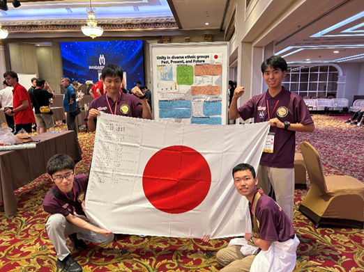 JST_SciOlympiad's tweet photo. タイ・バンコクで開催された第21回 #国際地理オリンピック に参加した日本代表選手は、銀メダル🥈の他、優秀な成績を収めました。
おめでとうございます🎊
結果の詳細は以下URLをご覧ください。
https://t.co/zuh7UAQNdu
#iGeo #地理 #国際科学オリンピック https://t.co/k3FwX5s1Su