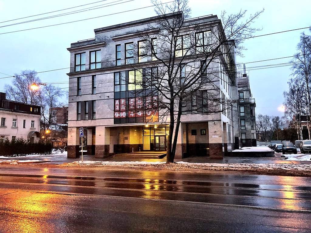 No, Russia didn’t hack voting machines in 2016.

It hacked something bigger—your perception.

This thread answers real questions, using only the U.S. Senate Intelligence Committee’s 2019 report.

Recognize this building? No? 

You should. It got us Trump.

Let’s clear this up: