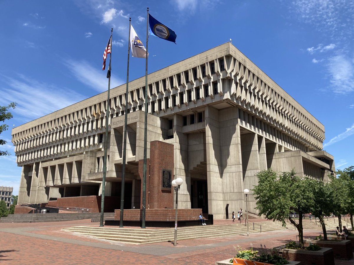 Ik was vorige week in o.a. Boston en kwam dit prachtige stadhuis tegen. Moest meteen denken aan een mooi voorbeeld van Brutalisme. Vrij naar ⁦<a href="/MartjanKuit/">Martjan Kuit</a>⁩