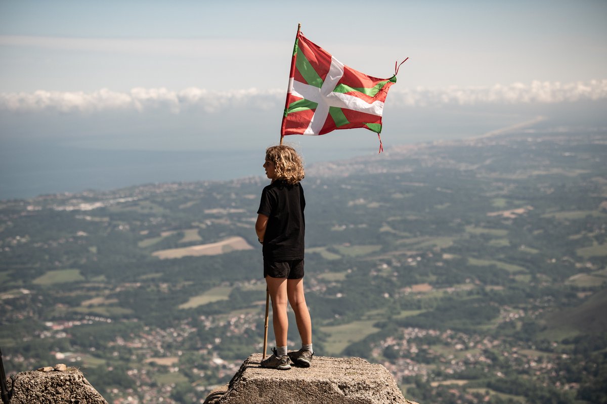 [✍️IRITZIA] Heldu den ikasturteko erronkak
▶️kazeta.eus/eu/info_kz/202…

 «Udako pausa garai egokia izaten da  pasa den ikasturteari gibeltasunez begiratzeko eta ondokoaren erronken  identifikatzeko»