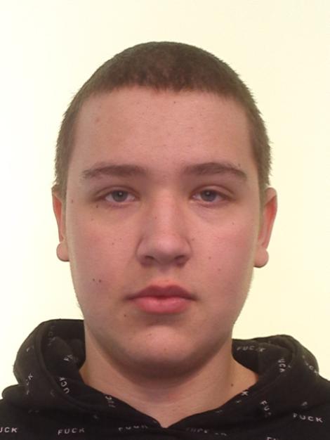 #policijameklē bezvēsts prombūtnē esošo 2008. gadā dzimušo Ņikitu Šiškinu, kurš šā gada 14. jūlijā izgāja no Bērnu un jauniešu centra Rīgā, Ezermalas ielā un kopš tā brīža nav zināma viņa atrašanās vieta. Ja zini jaunieša atrašanās vietu, zvani 112!