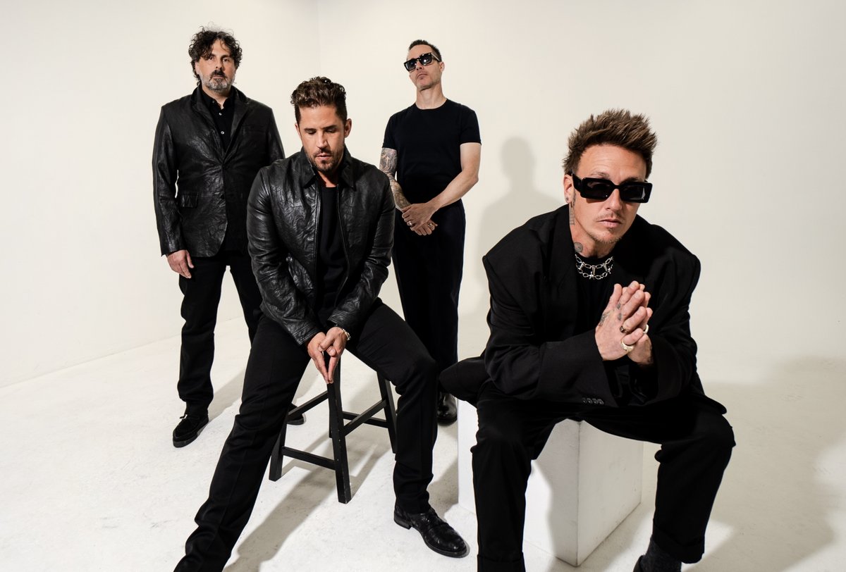 🧠 Découvrez "Braindead", le nouveau clip de <a href="/paparoach/">Papa Roach</a> : youtube.com/watch?v=aSivJu…

📅 Leur prochain concert en France aura lieu au Tube (Seignosse) . Il affiche complet.

📷 Bryson Roatch

<a href="/ada_music/">ADA Music</a> <a href="/VERYSHOW_Prod/">VERYSHOW</a>