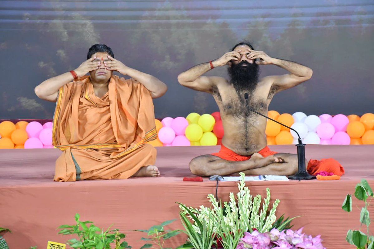 # Social Yogi Meenal (@meenalmpys) on Twitter photo आयुर्वेदशिरोमणि <a href="/Ach_Balkrishna/">Acharya Balkrishna</a> जी की दृढ़ निश्चयी और संकल्प शक्ति ने उन्हें आयुर्वेद के क्षेत्र में एक महान व्यक्ति बनाया है! उनका योगदान आयुर्वेद के क्षेत्र में अविस्मरणीय है! #जड़ीबूटीदिवस
Acharya BalkrishnaJi Maharaj आयुर्वेदशिरोमणि <a href="/Ach_Balkrishna/">Acharya Balkrishna</a> जी की दृढ़ निश्चयी और संकल्प शक्ति ने उन्हें आयुर्वेद के क्षेत्र में एक महान व्यक्ति बनाया है! उनका योगदान आयुर्वेद के क्षेत्र में अविस्मरणीय है! #जड़ीबूटीदिवस
Acharya BalkrishnaJi Maharaj