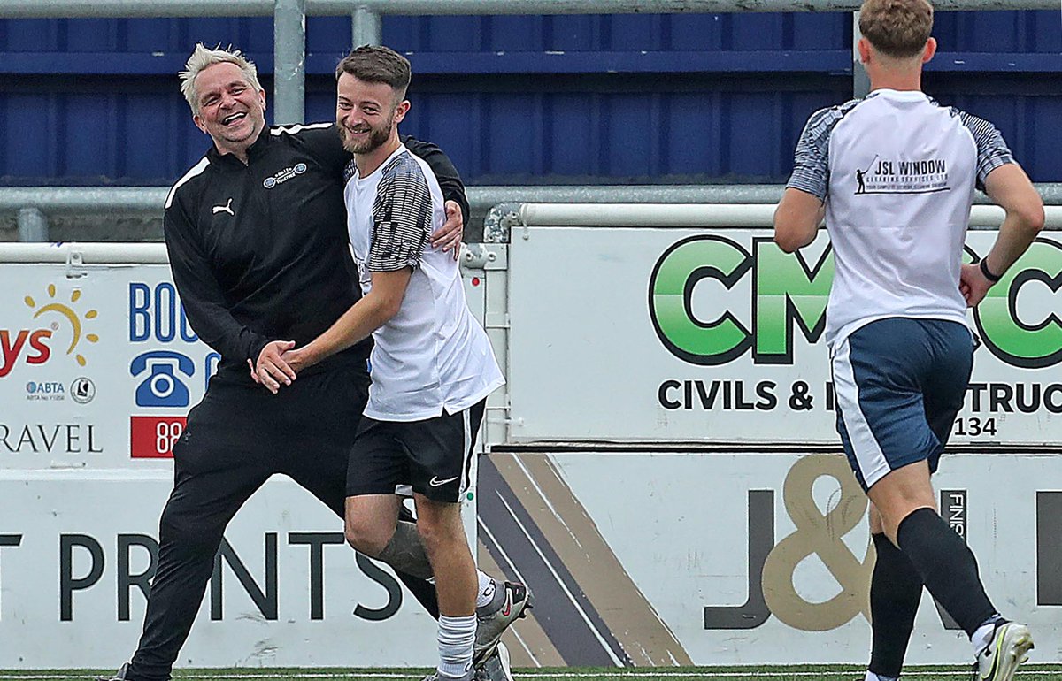 NickyHayesPhoto's tweet image. To view a selection of images from yesterday's @RunFreeOfficial vs @Bright_Boots charity match for @TheMOTSCharity visit nickyhayes.com @CJPhillips1982 @SxSports