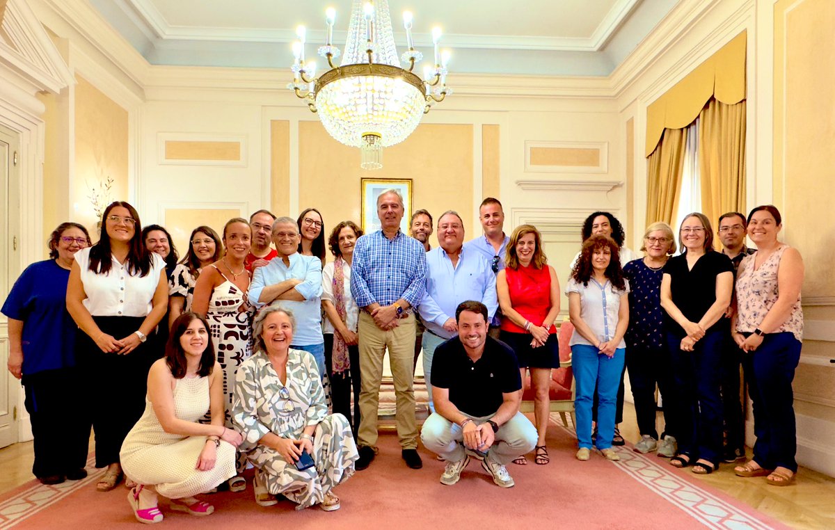 Subdelegación del Gobierno en Palencia (@palencia_gob) on Twitter photo 😊 Gracias subdelegado <a href="/amg385/">🇪🇸 Angel D. Miguel 🇪🇺🏳️🌈♥️🇺🇦</a> por estos más de 7 años de servicio en esta Subdelegación del Gobierno y para la provincia de #Palencia
Toda la casa te desea un merecido descanso tras pasar a la jubilación
¡Hasta siempre y gracias por todo Ángel! 😊 Gracias subdelegado <a href="/amg385/">🇪🇸 Angel D. Miguel 🇪🇺🏳️🌈♥️🇺🇦</a> por estos más de 7 años de servicio en esta Subdelegación del Gobierno y para la provincia de #Palencia
Toda la casa te desea un merecido descanso tras pasar a la jubilación
¡Hasta siempre y gracias por todo Ángel!