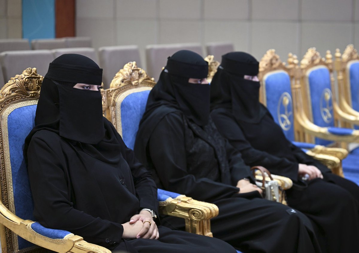 NBM_GOV's tweet photo. كما أرتكزت أهداف الورشة على تعزيز الثقافة الوقائية ودعم جهود الجهات الرقابية والمساهمة في تحسين مؤشرات الصحة العامة وتحفيز المنشآت الغذائية على تبني ممارسات مستدامة وتعزيز الشراكة بين القطاع البلدي والجهات الحكومية والقطاع الخاص وقد حضر عدد من المختصين الرقابيين على مستوى المنطقة https://t.co/sD0g7hCd2K