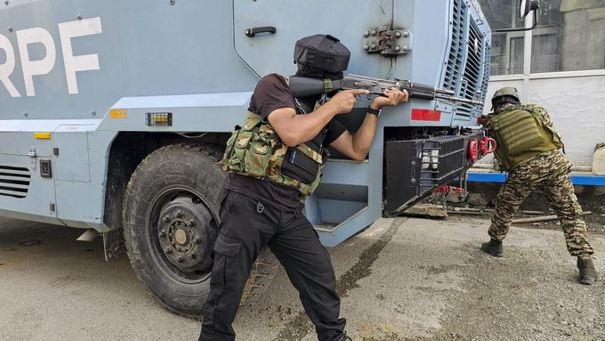 CRPF helps ensure elections in Kashmir are conducted peacefully — voting booths guarded, democracy protected.  #OGFirstSingleBlast शिबू सोरेन #CoolieTrailer Army Kohli #INDvsENG #ShibuSoren #Jharkhand झारखंड आंदोलन गंगाराम अस्पताल  #TejRan