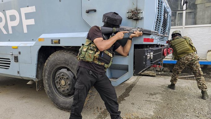 #KulgamEncounter : Operation Akhal ongoing in Akhal Forests, J&amp;K. Joint forces—Army, J&amp;K Police, CRPF —neutralize 3 terrorists. Intense firefight continues as security tightens cordon. #Jammuandkashmir  #OperationAkhal  #thent