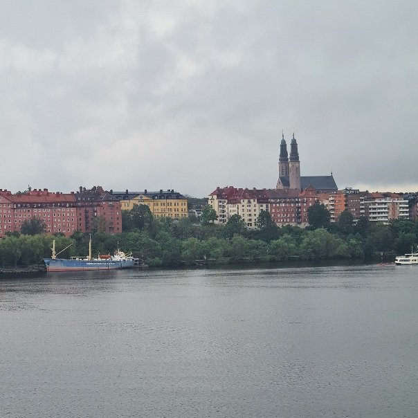 God morgon från Högalidskyrkan och M/S Polfors