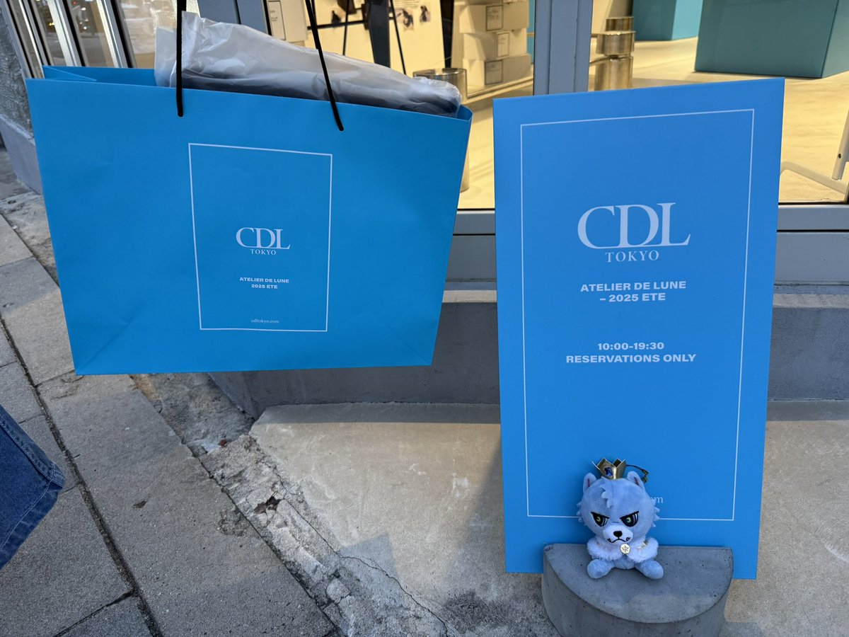 toto43147099's tweet photo. CDL TOKYO POP UP STORE
ATELIER DE LUNE - 2025 ETE

「月夜にひらかれる、ひと夏のアトリエ」
最終日お邪魔しました🌙
素敵な空間でお買い物できて
幸せでした🩵
臣ちゃん、スタッフさん
ありがとうございました✨
#ØMI
#CDLTOKYO
#CDLPOPUP https://t.co/ljPd9pADVs