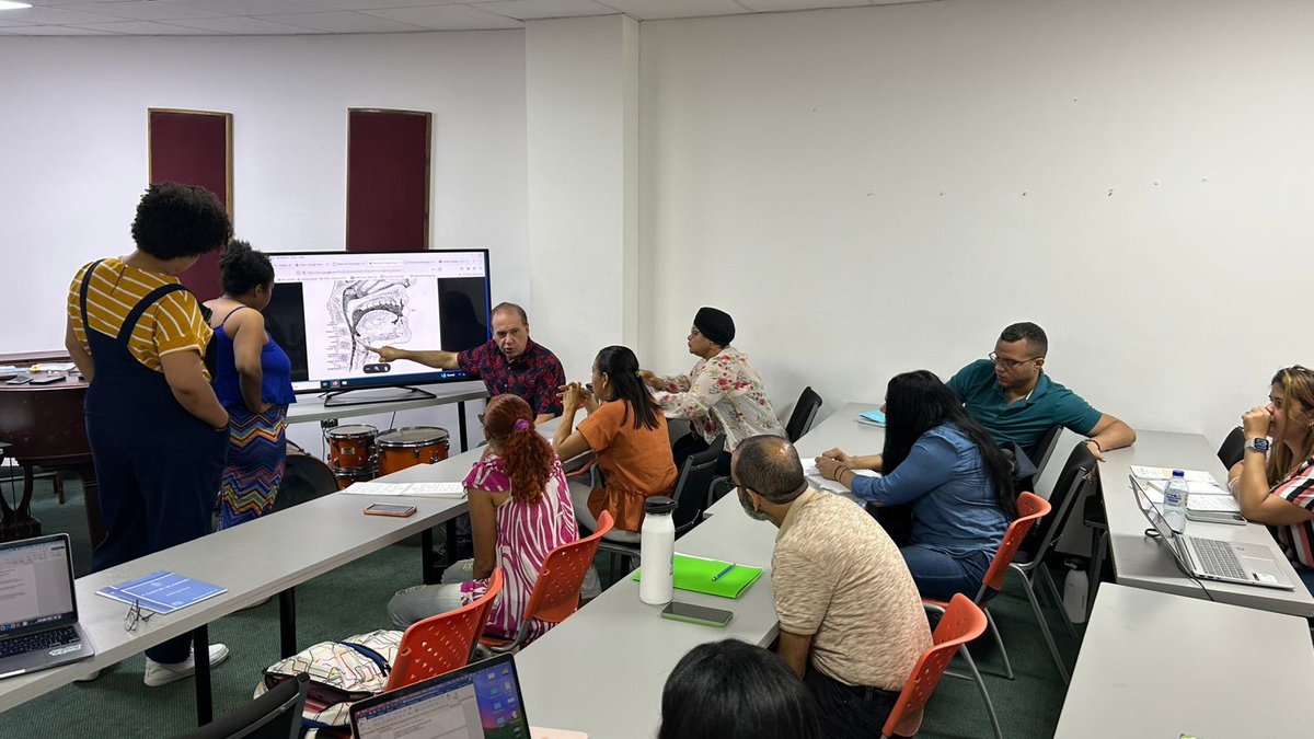 2ndo diplomado de Vocales y coros terminado en la escuela intl de música <a href="/UNPHURD/">UNPHU</a> .

Gracias a todos por el apoyo